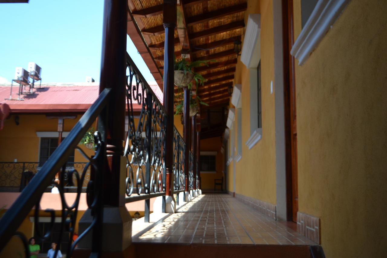 Fullmoon Hotel Granada Εξωτερικό φωτογραφία